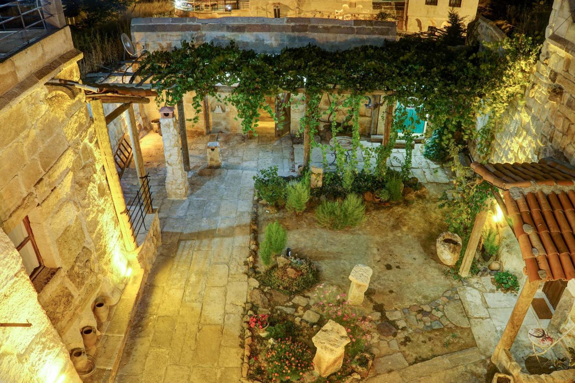 Gibos Cave Hotel Ürgüp Exterior photo